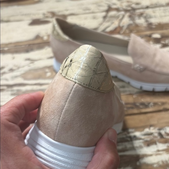 Alfani White and Blush Pink Slip-On Flats with Moccasin Stitching - Picture 4 of 10